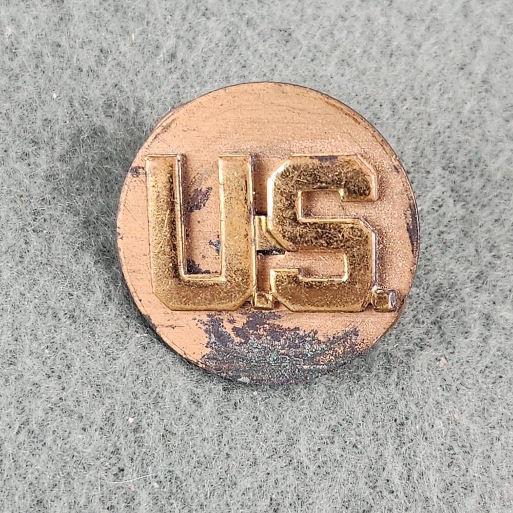 Vietnam War Era US Army Enlisted Collar Disc Insignia Dress Decor